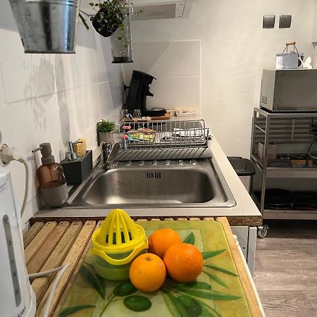 Le Studio - La Roquebrussanne Apartman Kültér fotó