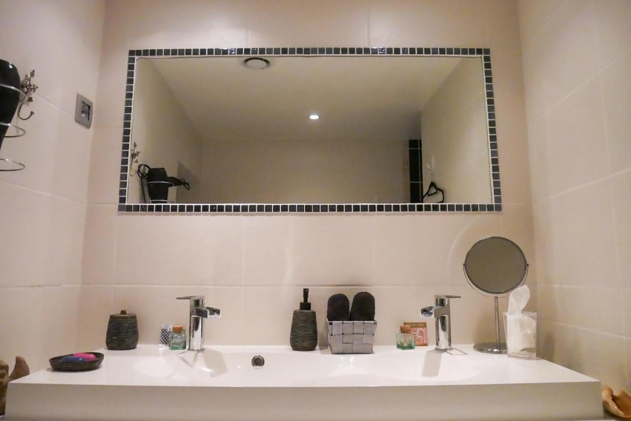Le Studio - La Roquebrussanne Apartman Kültér fotó